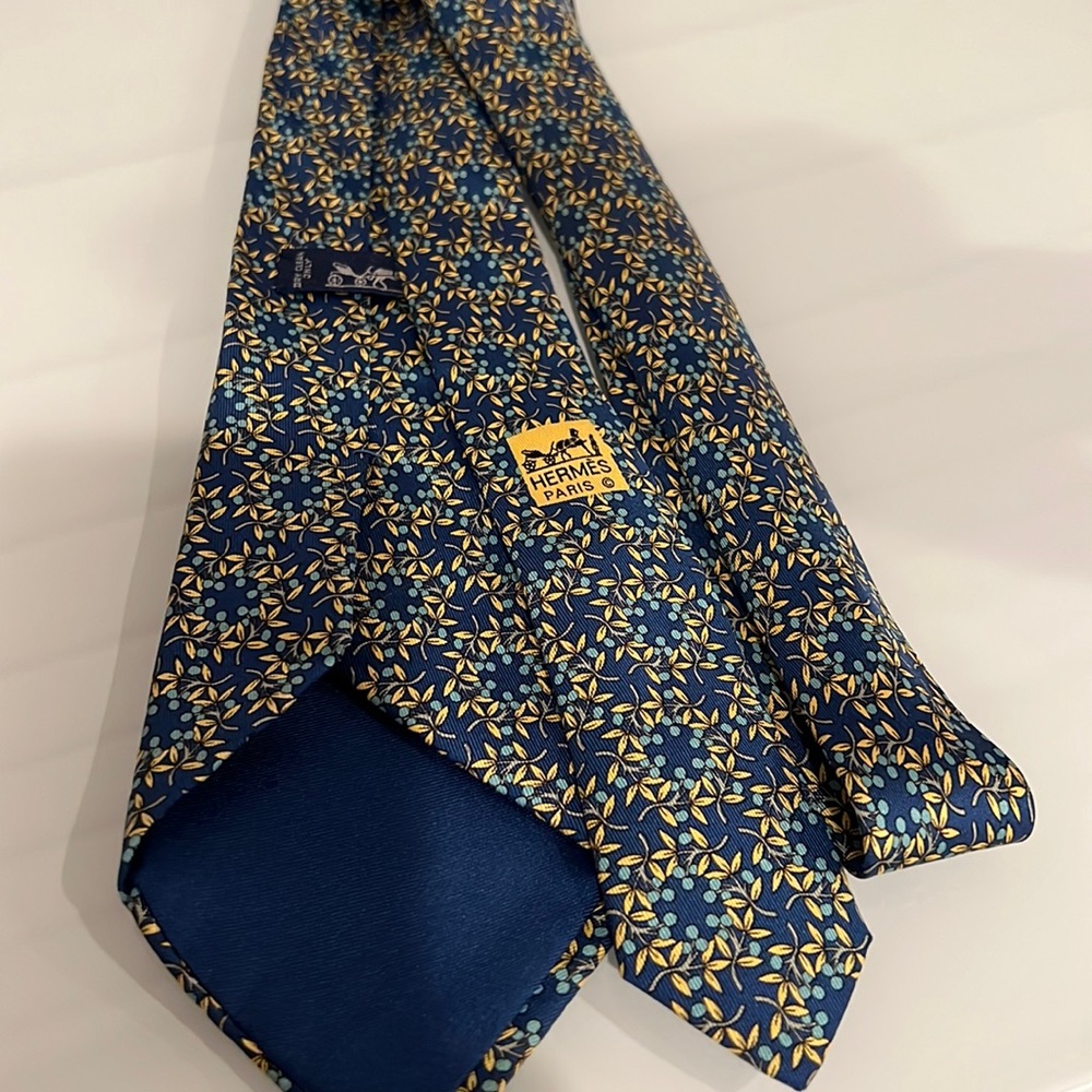 Hermes slightly used tie